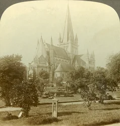 Catedral de Trondhjem, cujas tradições remontam a oito séculos, Noruega, c1905.