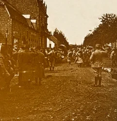 Tropas saindo, c1914-c1918