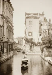 Sem título II 8, c. 1890. [Gôndola no canal, Veneza].