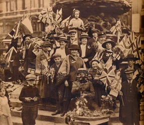 Celebrações da vitória sob Eros, Piccadilly, Londres, 1918, 1938