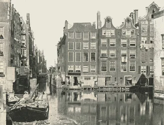 Vista de um dos principais canais, Amsterdã, Holanda, 1895.