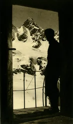 Vista do Schattenspitze nos Alpes de Silvretta - Wiesbadener Hütte, Partenen, Áustria, c. 1935