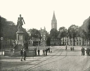 Vista da Praça Vyverberg, Haia, Holanda, 1895.