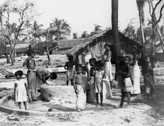 Cena da vila, Trincomalee, Ceilão, 1945