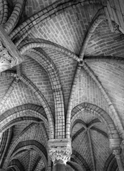 Vouches do ambulatório. Vista interna da Basílica de Saint Denis em Saint-Denis, Seine Saint Denis, Ile de France. Fotografia.