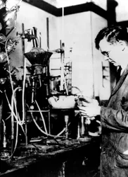 Wallace Hume Carothers, químico industrial americano, c1927-1937