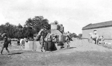 Poço de água, Mathura, Índia, 1916-1917