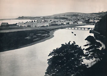 Wicklow - Vista Geral da Cidade e do Rio, 1895