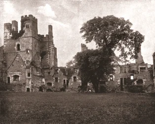 Wingfield Manor, perto de Alfreton, Derbyshire, 1894.