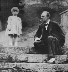 Winston Churchill com sua filha Mary em Chartwell, c1924, 1945