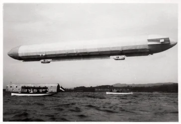 Zeppelin LZ3 no ar, Alemanha, c1906-1908 1933