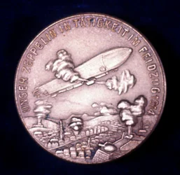 Dirigível Zeppelin em ação durante a Primeira Guerra Mundial, 1914