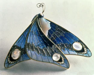 Art Nouveau pingente na forma de uma borboleta, c.1900 (esmalte e pedra sabão)