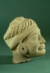 Cabeça de turbante de arenito polido, Sarnath, século III aC