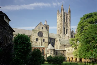 Catedral de Cantuária, Catedral Exterior (1070–1834) Escola de Inglês, Kent, Reino Unido