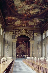 Teto da entrada do Salão Pintado, Old Royal Naval College, em Greenwich, Londres