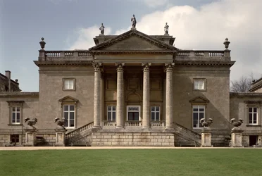Vista exterior da parte central da casa, Stourhead, Wiltshire