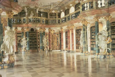 Interior da biblioteca, concluído em 1744