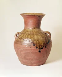 Jarra da Dinastia Han (206BC-AD220). Proto Porcelana