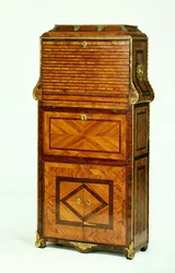 Louis XV folheado papelão secretaire c.1740