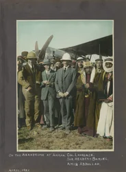 TE Lawrence, Sir Herbert Samuel e Amir Abdullah no aeródromo de Amman, Jordânia, 1921 (impressão colorida à mão)