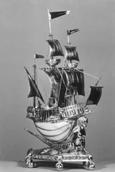 O Burghley Nef, concha de nautilus montada em prata e dourado por Pierre le Flamand, 1482-83