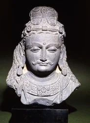Uma grande cabeça de um Bodhisattva com uma expressão abatida, século 2 a 3