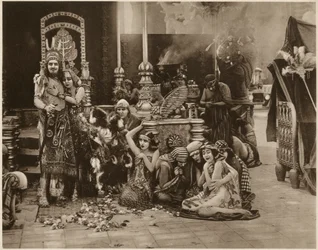 Alfred Paget, Seena Owen, cena de 