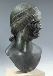 Bronze cabeça de mulher, por vezes identificada como Marciana, romana