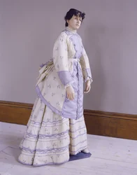 Vestido de alpaca com impressão de urdidura, c.1872-4