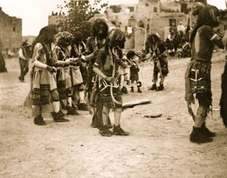 Carregando as cobras 1900 (foto)