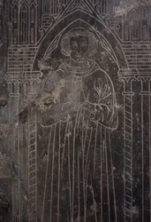 Colecção da catedral. Fragmento de uma placa de pedra. Bas-relevo. Um funcionário da igreja. Igreja de origem (Saint-Quentin de Tournai. Fim do século XIII.