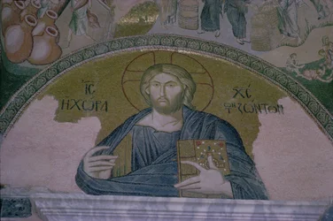 Cristo em Majestade, mosaico acima da porta do narthex da igreja bizantina de São Salvador do Chora (foto)