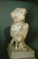 Afrodite agachada, cópia romana do bronze grego original de finais do século III a.C. (mármore)