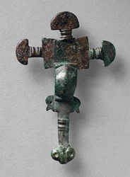 Broche cruciforme, de Haslingfield, Cambridgeshire, Anglo-Saxon (liga de cobre)