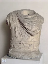 Cuirass, Roman (mármore)