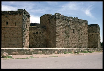 Muro da fortaleza, séc. XII-XIII (foto)