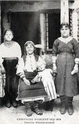 Grécia, Macedoine: retrato de uma família macedónia - Postcard 1914-1918