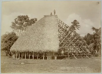 Edifício de Casa em Samoa, c.1875 (foto sépia)