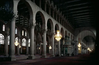 Interior do Salão de Oração, c.705-715 AD (foto)