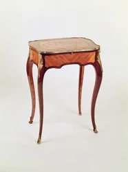 Mesa de marchetaria Luís XV para escrever por Bernard van Risenburgh