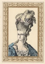 Maria Antonieta, esposa do rei Luís XVI de França, com um penteado elaborado, coroado de fitas e pérolas