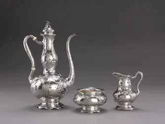 Serviço de café martelado: cafeteira, c.1900-1910