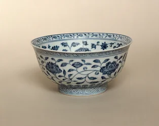 Tigela Ming azul e branca, marca Hsuan-te (1426-35)