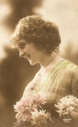 Velho cartão postal / Mulher Belle Epoque