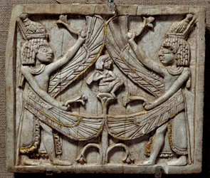 Antiguidades Orientais: Nascimento de Horus. Baixo relevo em Marfim, do sítio de Arslan Tash