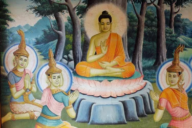 Pintura retratando a vida de Buda em Wat Nokhor Kompong Cham Cambodge