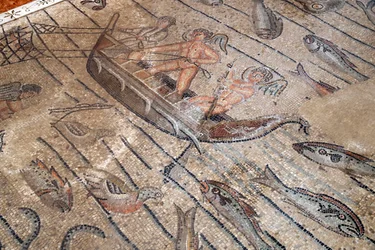 Basílica Patriarcal de Aquileia. Piso em mosaico com simbolismo cristão, século IV. Itália.