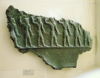 Procissão dos guerreiros Elamitas, Susa, Irão, Período Elamita, c.1150 a.C. (relevo em bronze)
