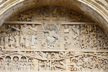 Tímpano da igreja abacial de Sainte-Foy: Cristo em glória e Juízo Final, Conques, França